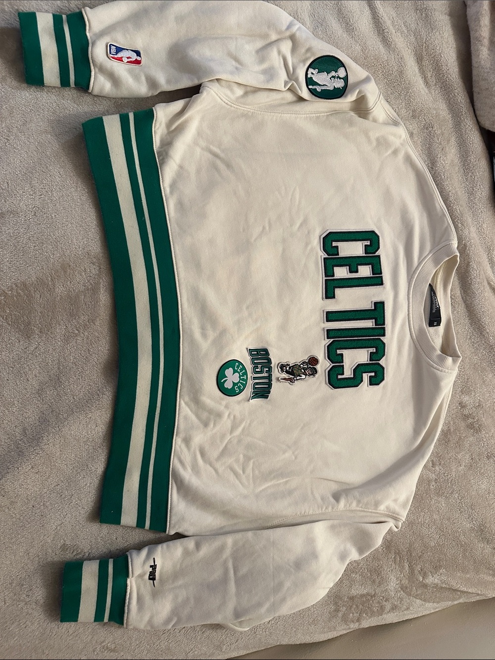 NBA Boston Celtics White & Green Pullover Crewneck crop